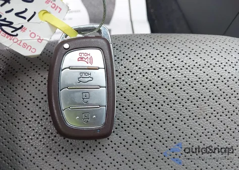 2017 Hyundai Elantra Limited z USA, uszkodzony, nr VIN KMHD84LF4HU267868